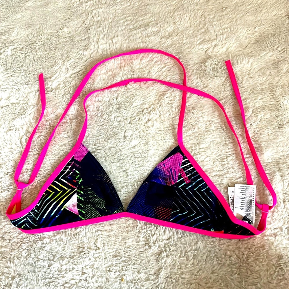 Arena bikini top